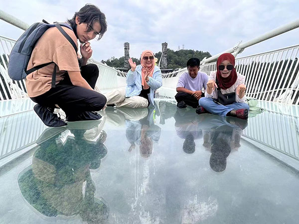 Enjoyable Trip to Zhangjiajie and Xi'an